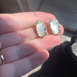 Kendra Scott Pearl studs